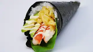 Shrimp Avocado & Cheese Roll ： 800yen